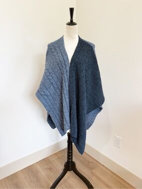 Bonner of Ireland Pure New Wool Cape Shawl Poncho Blue Knit Made in Ireland